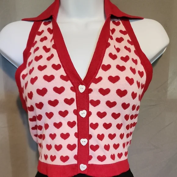 Cider Red Notched Collar Buttoned Crop Tank Top - Picture 3 of 5